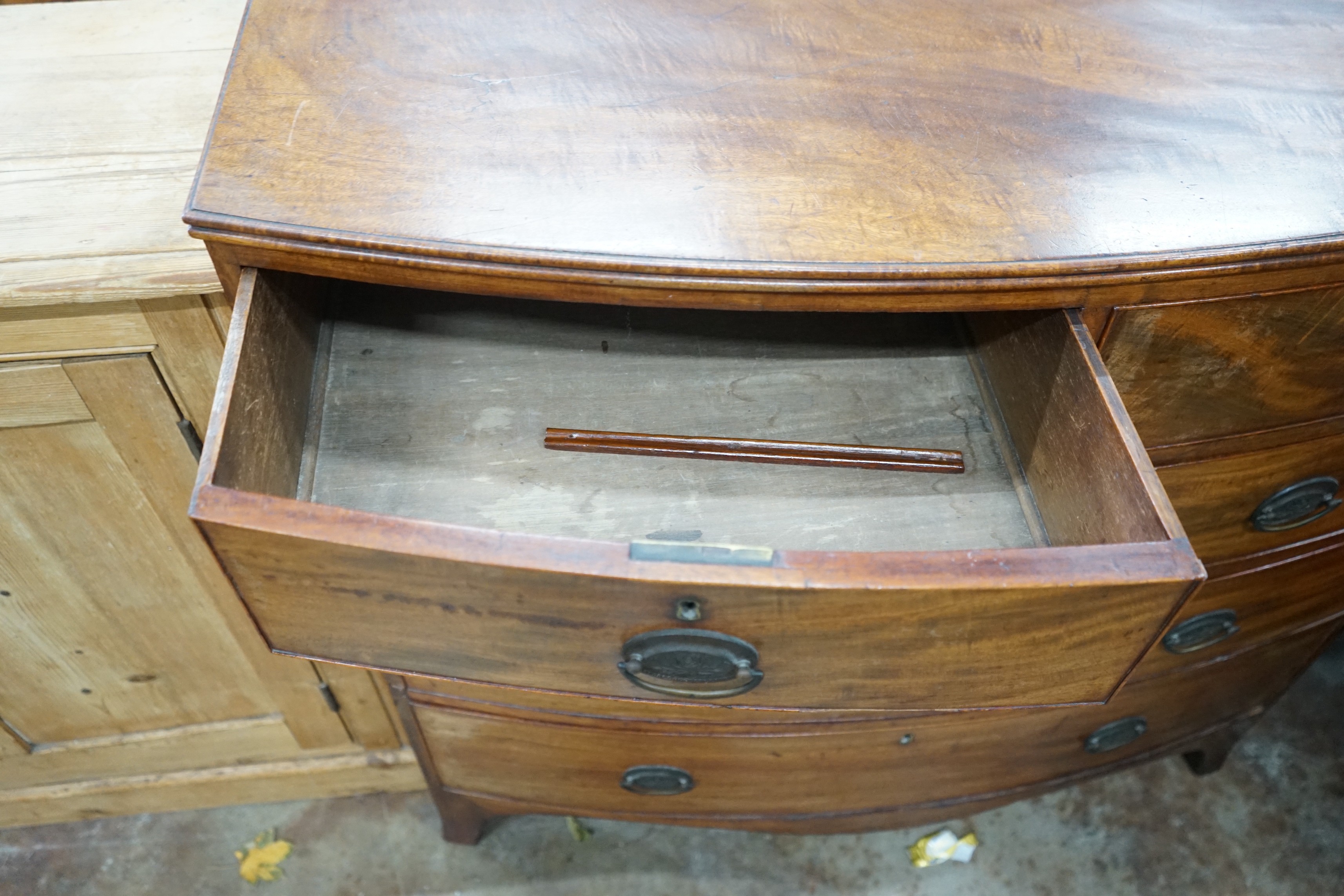 A Regency mahogany bow front chest, width 105cm, depth 55cm, height 102cm